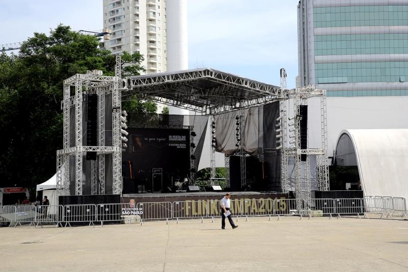 Locação de palco para festa